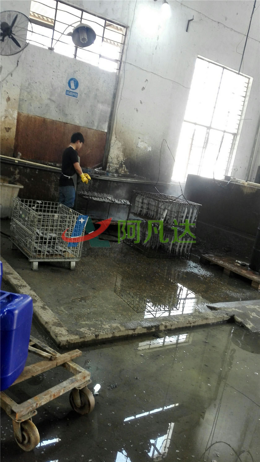 脫漆劑現(xiàn)場應(yīng)用圖片